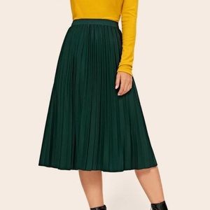 Solid green pleated skirt - SHEIN